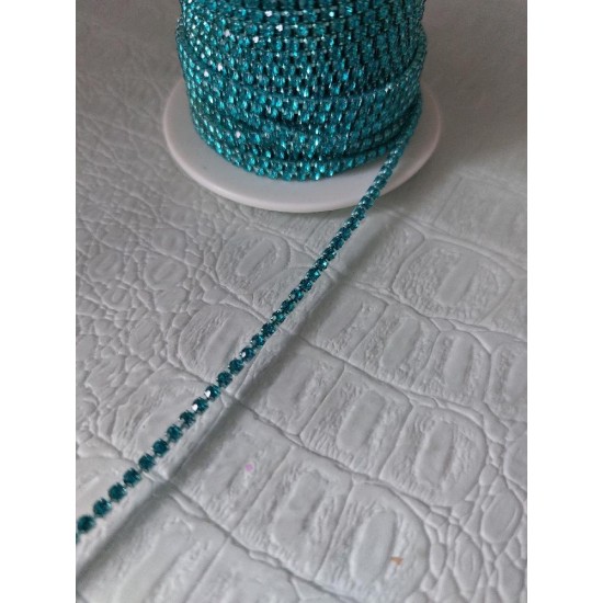 Стразовая цепочка SS6 цв. голубой в голубой оправе, цена за 50 см